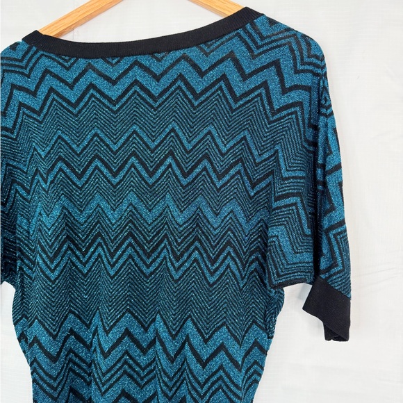 Express Blue and Black Chevron Sweater size L - Picture 7 of 9